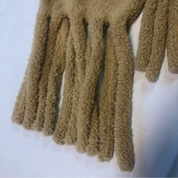 Blanket Scarf Women’s Soft & Thick One Size Camel Color Neutral Fuzzy Faux Fur - Picture 3 of 6